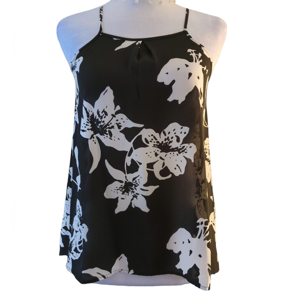Banana Republic blouse petite FLORAL size xxs color black white